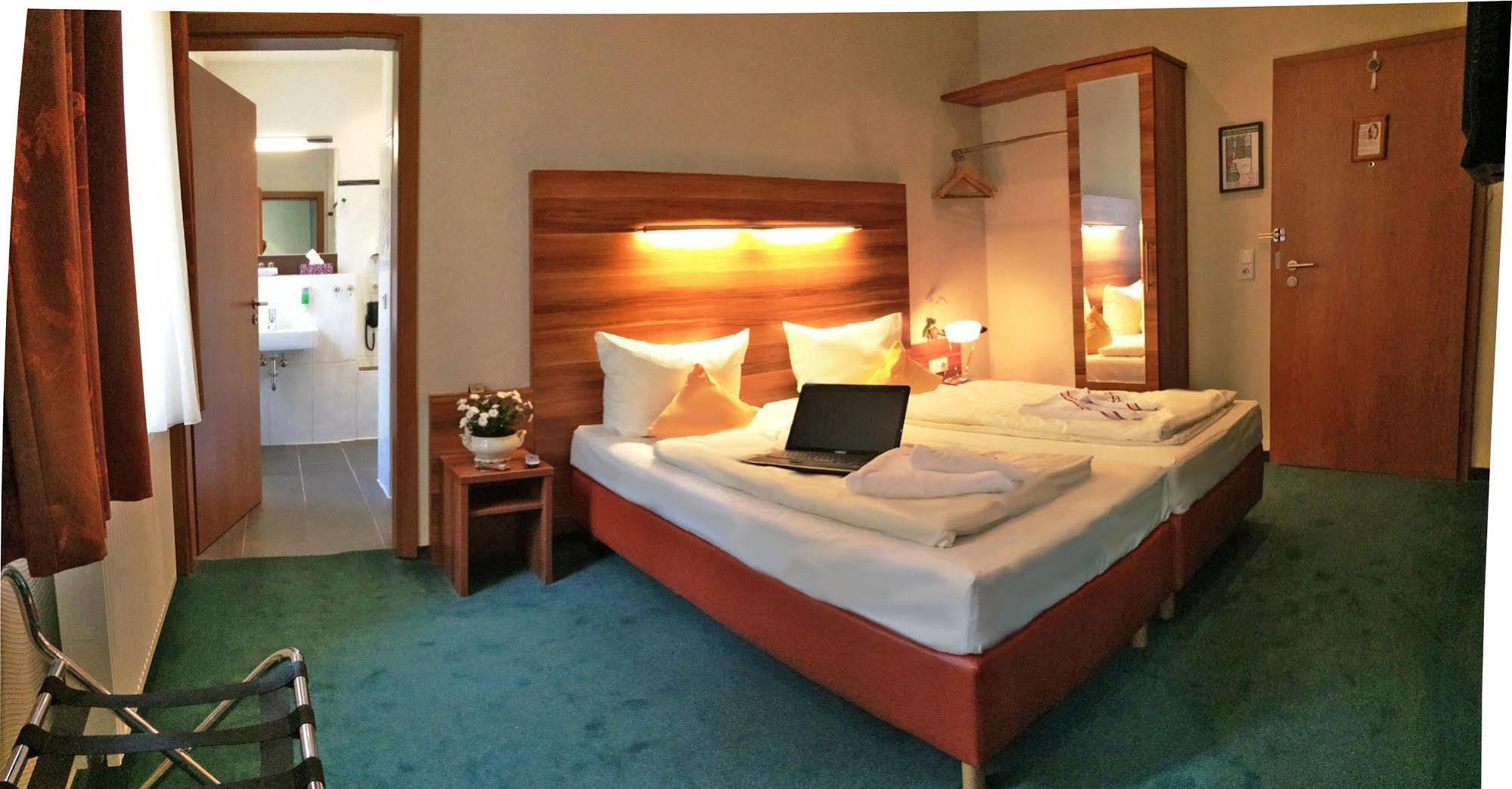 B-Chill Dusseldorf Hotell Eksteriør bilde